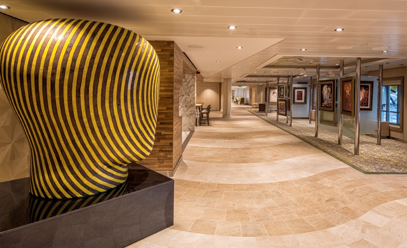 Royal Caribbean International Quantum of the Seas Interior The Cafe Two70 1.jpg