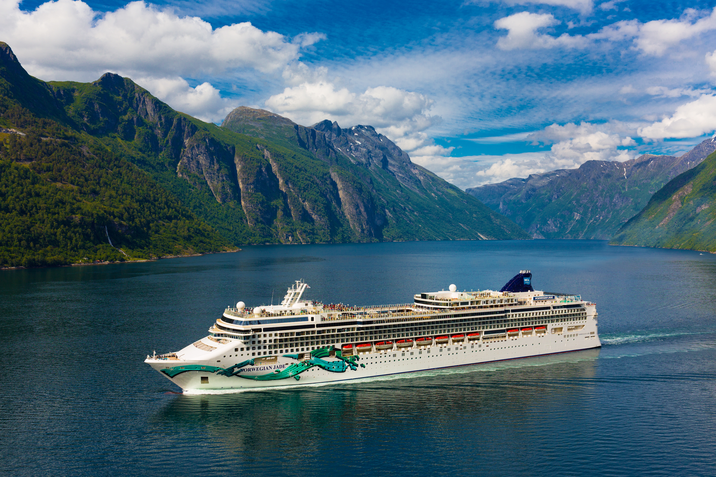 Norwegian Jade Ship Guide & Deals | LoveitBookit Norwegian Jade Ship Guide & Deals | LoveitBookit