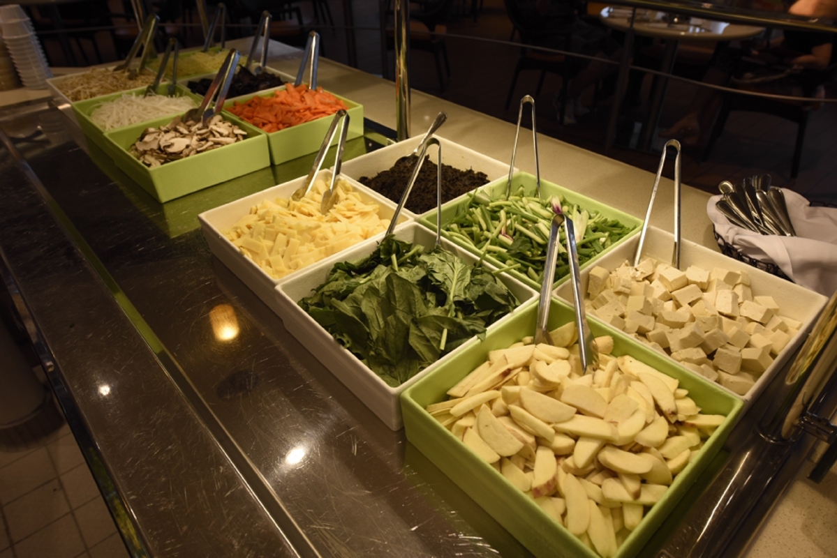 Royal Caribbean International Quantum of the Seas Interior Solarium Bistro 4.jpg