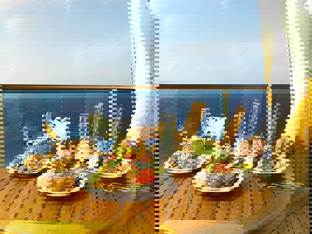 Princess Cruises Royal Class Interior balcony dining 2.jpg