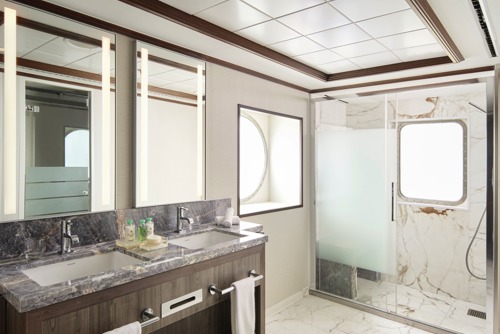 The Haven Deluxe Owner's Suite with Balcony