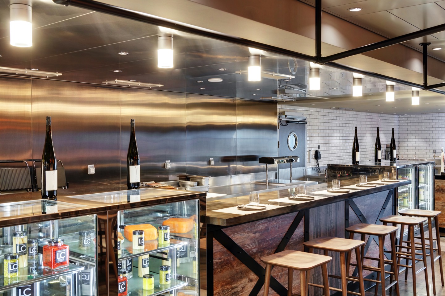 HOLA! Tapas Bar by Ramón Freixa