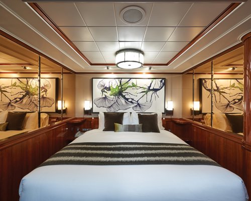 NCL Norwegian Jade The Haven Courtyard Penthouse with Balcony 2.jpeg