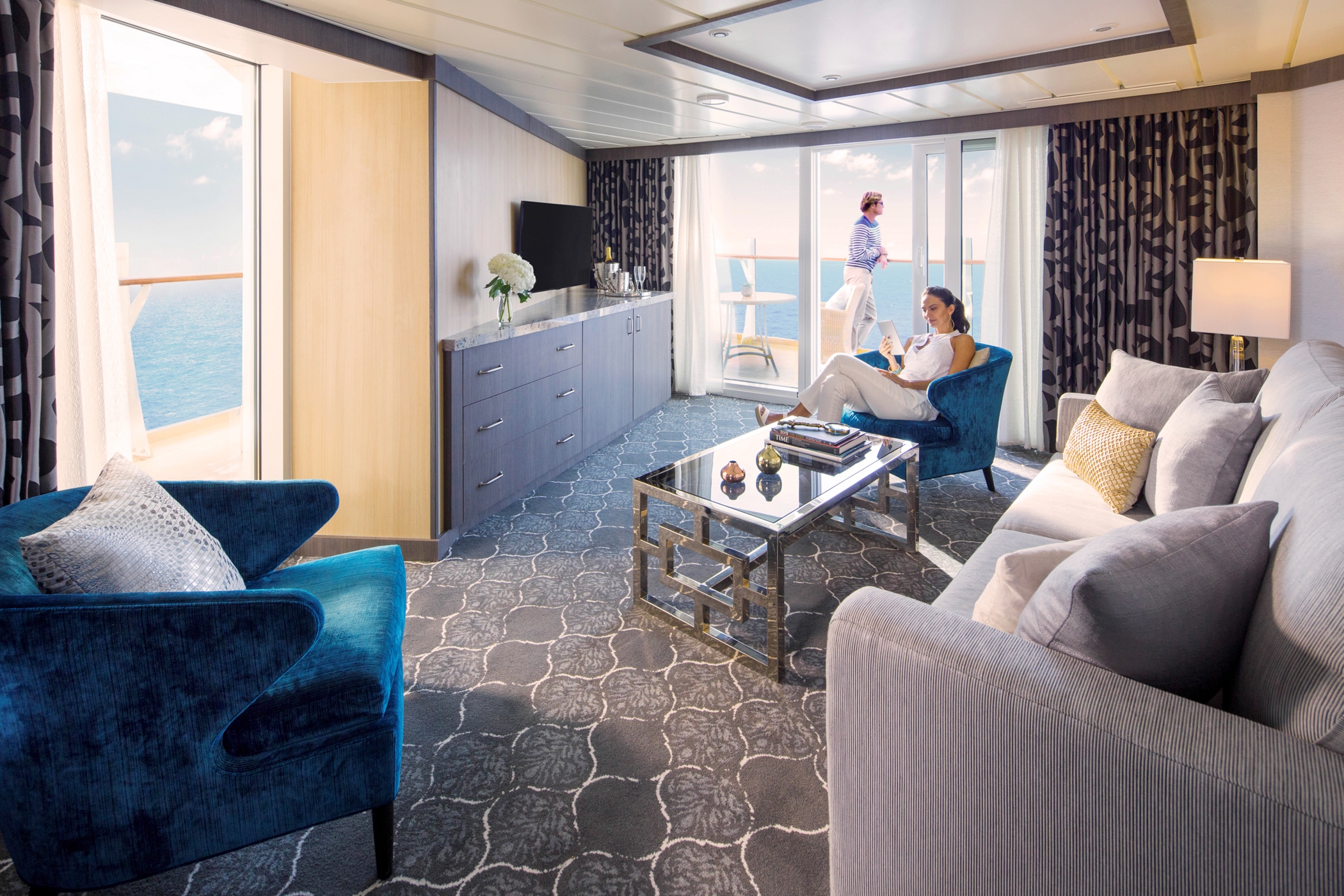 AquaTheatre Suite with Large Balcony - 2 Bedroom