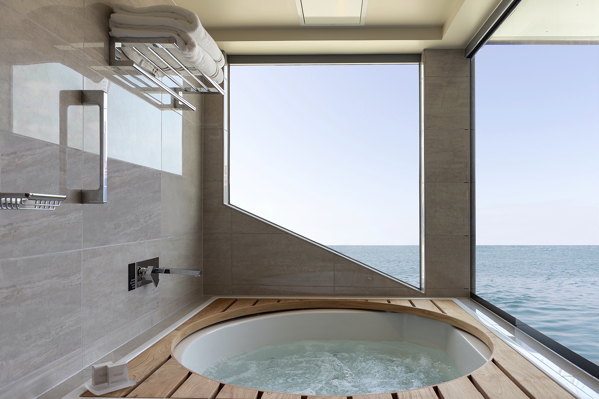 Silver Suite