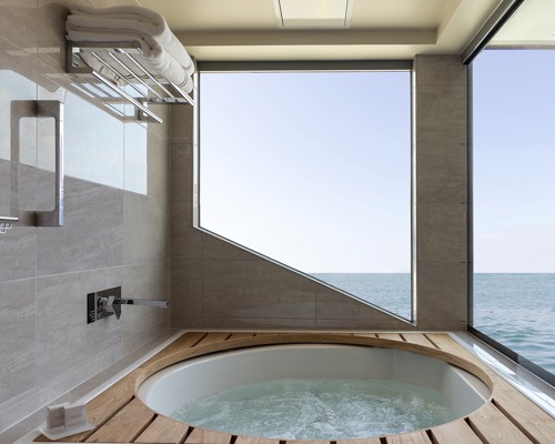 Silversea Cruises Silver Endeavour Silver Suite 9.jpg