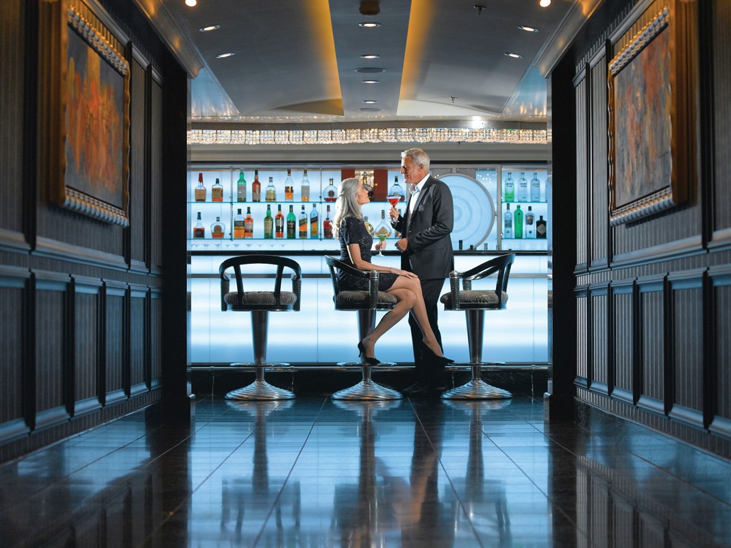 Oceania Marina - Casino Bar 2.jpg