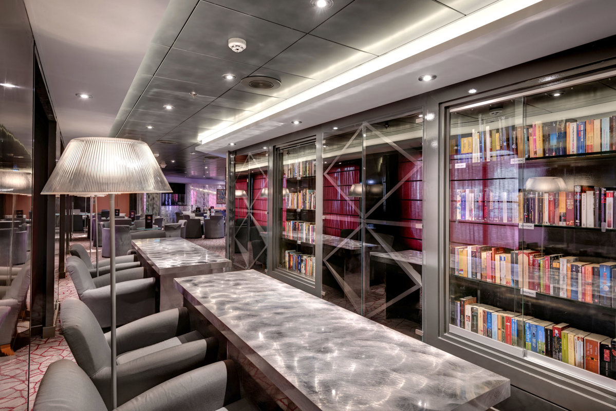 MSC Cruises MSC Sinfonia Lounge 4.jpg