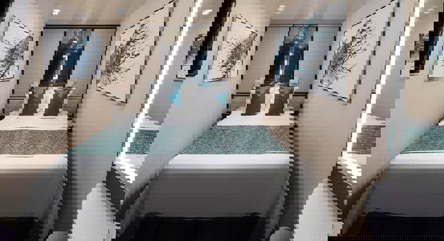 Norwegian Pearl - Solo Inside.jpg