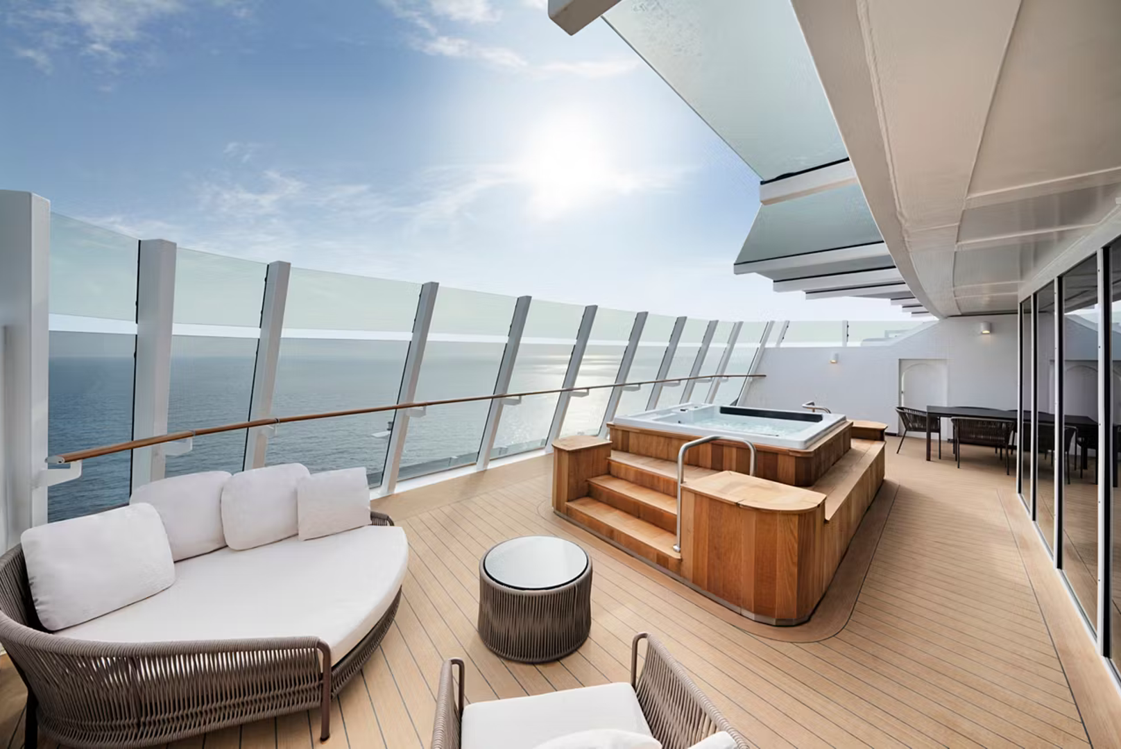 MSC Yacht Club Owner's Suite With Whirlpool Bath