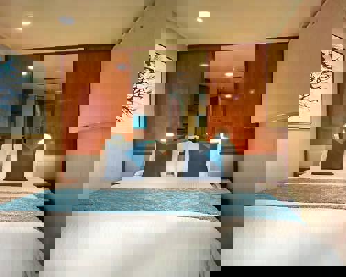 Norwegian Gem - Solo Inside.jpg