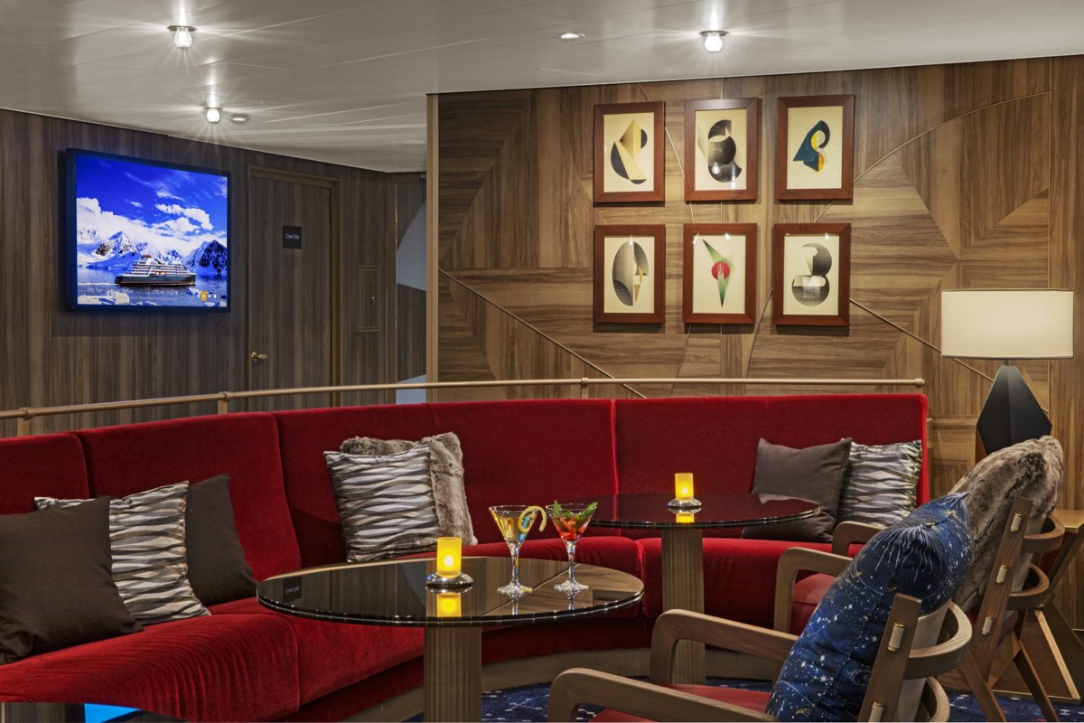 Seabourn Pursuit - Constellation Lounge 4.jpg