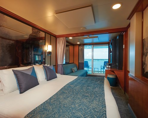 NCL Norwegian Jade Aft-Facing Club Balcony Suite.jpeg
