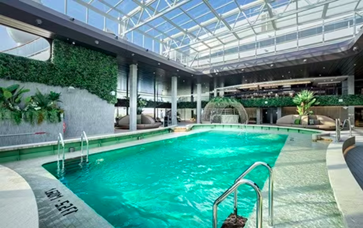 MSC Cruises MSC World America Botanic Garden Pool.png