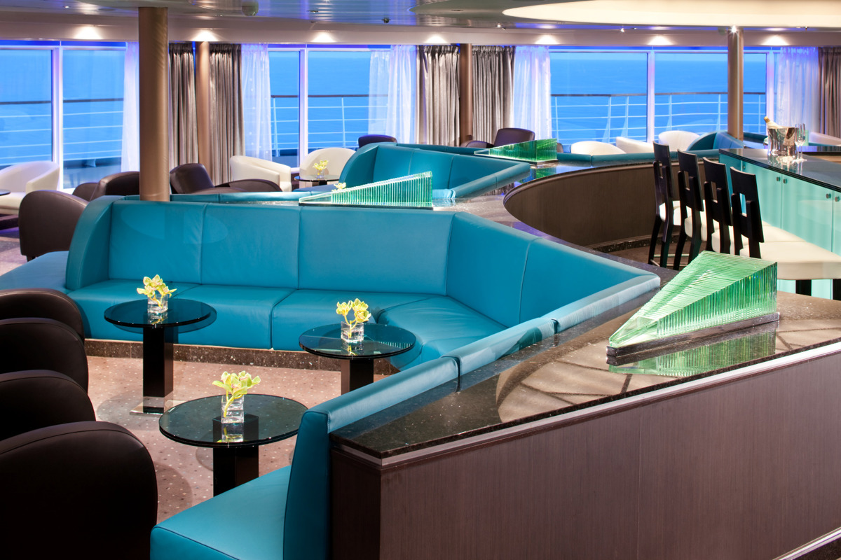 Seabourn Odysee Class - Observation Bar 3.jpg