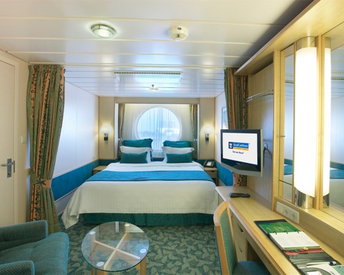Royal Caribbean International Freedom of the Seas Accommodation Ocean View 3.jpg