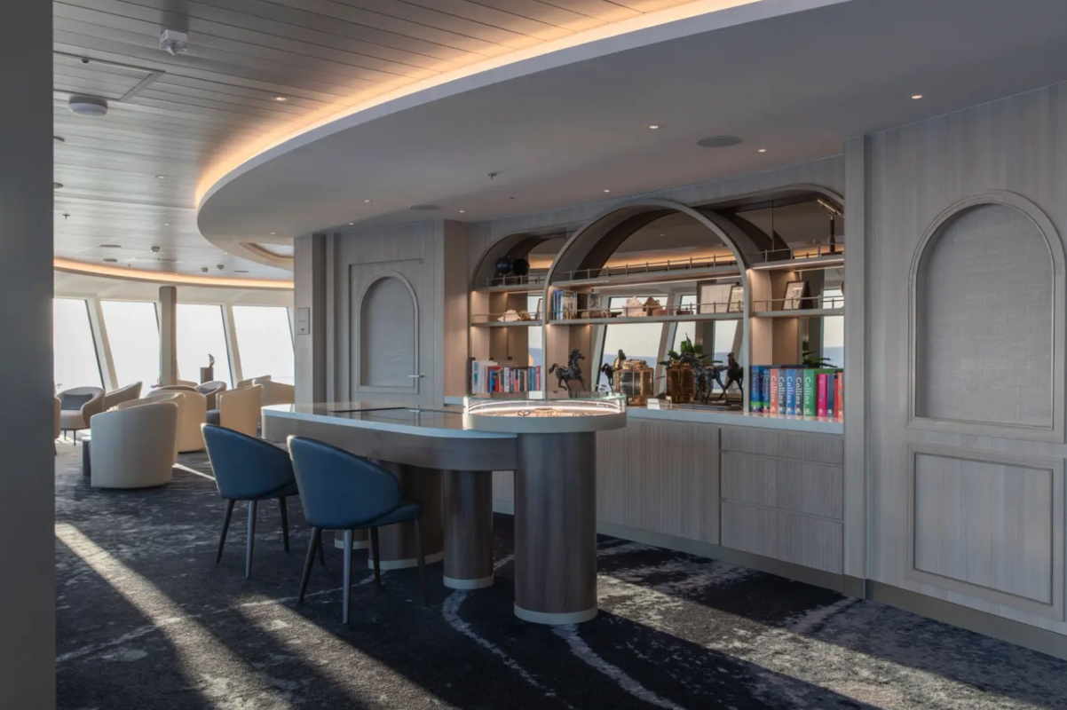 Silversea, Silver Nova Observation Lounge 1.png