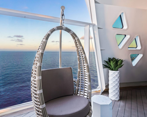 RCI Wonder of the Seas Royal Loft Suite 10.jpeg