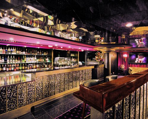 NCL Norwegian Epic Epic Theatre Bar.jpeg