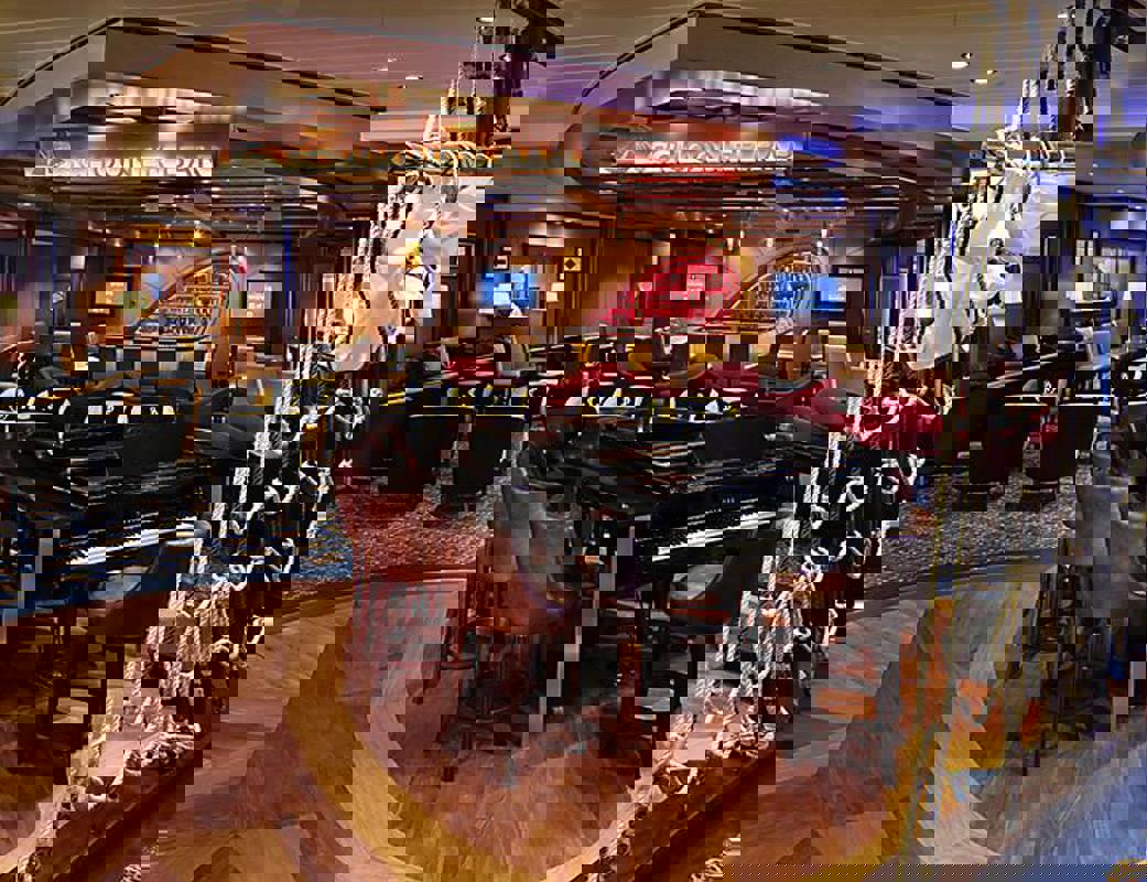 RCI Schooner Bar 1.jpeg