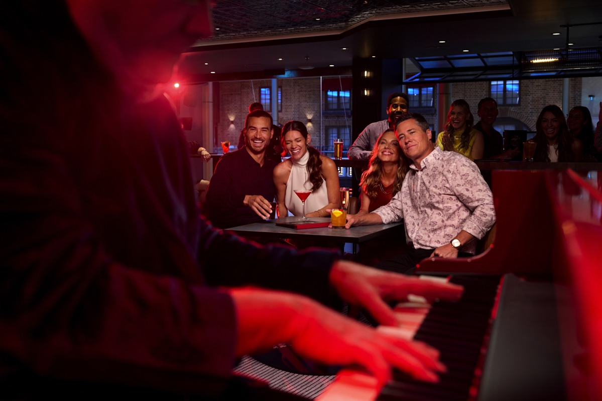 RCI Icon of the Seas Duelling Piano - R.Jordan 1.jpg.jpg