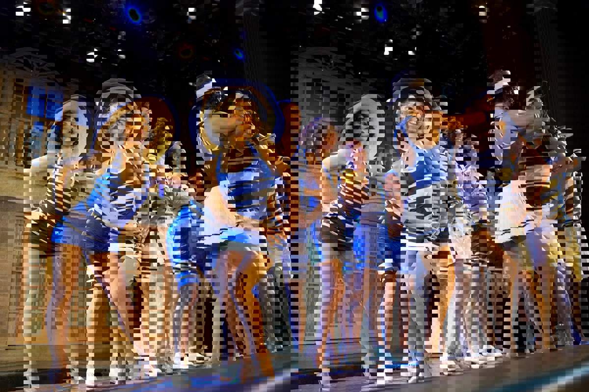 Princess Cruises Royal Class Interior show 3.jpg