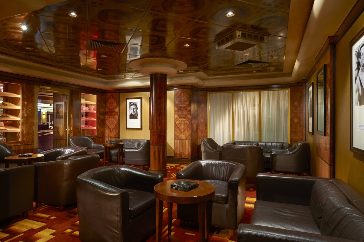 NCL Norwegian Gem Corona Cigar Lounge.jpeg