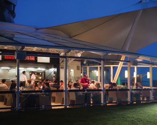 Celebrity Cruises The Lawn Club Grill 1.jpg