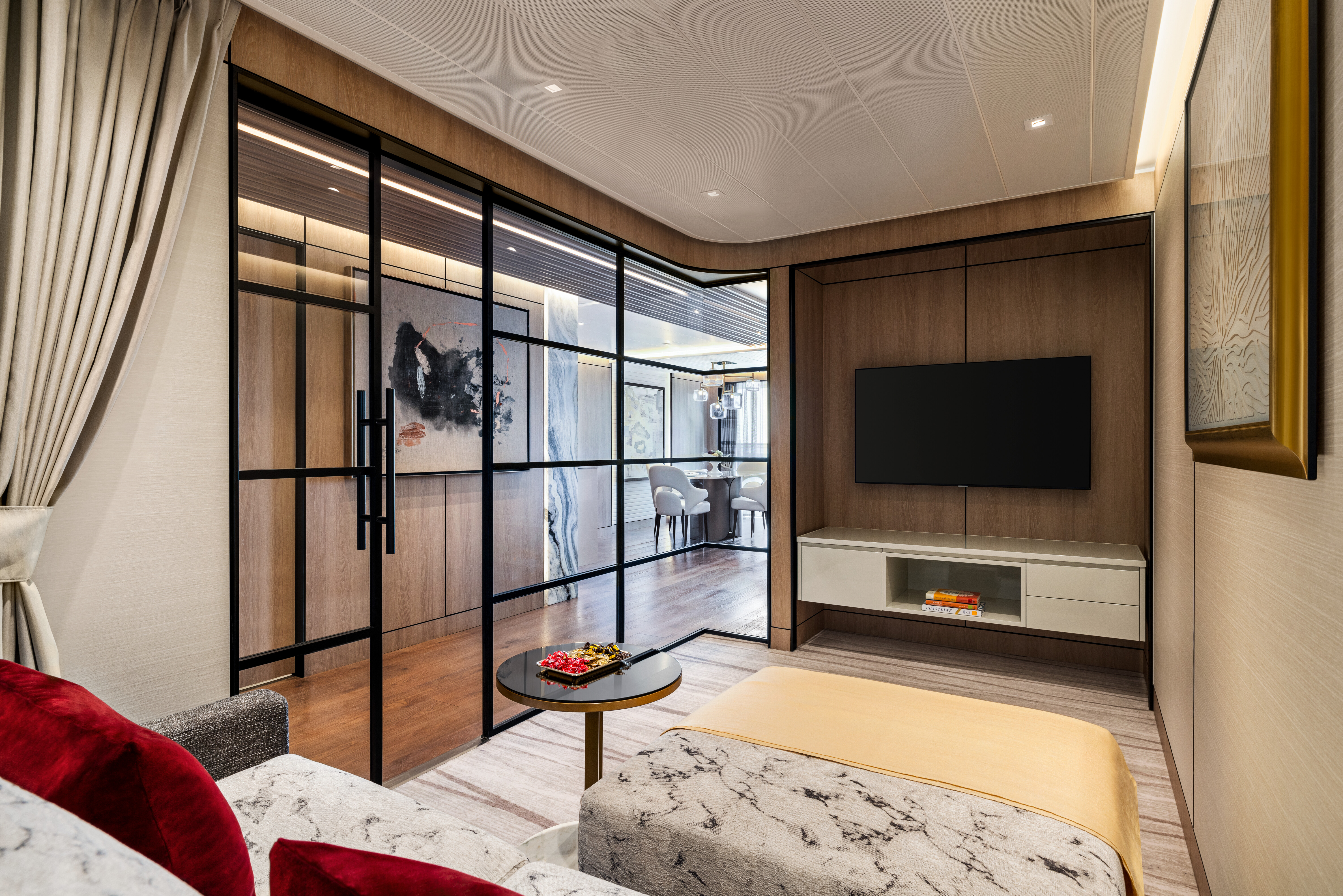 Oceania Suite