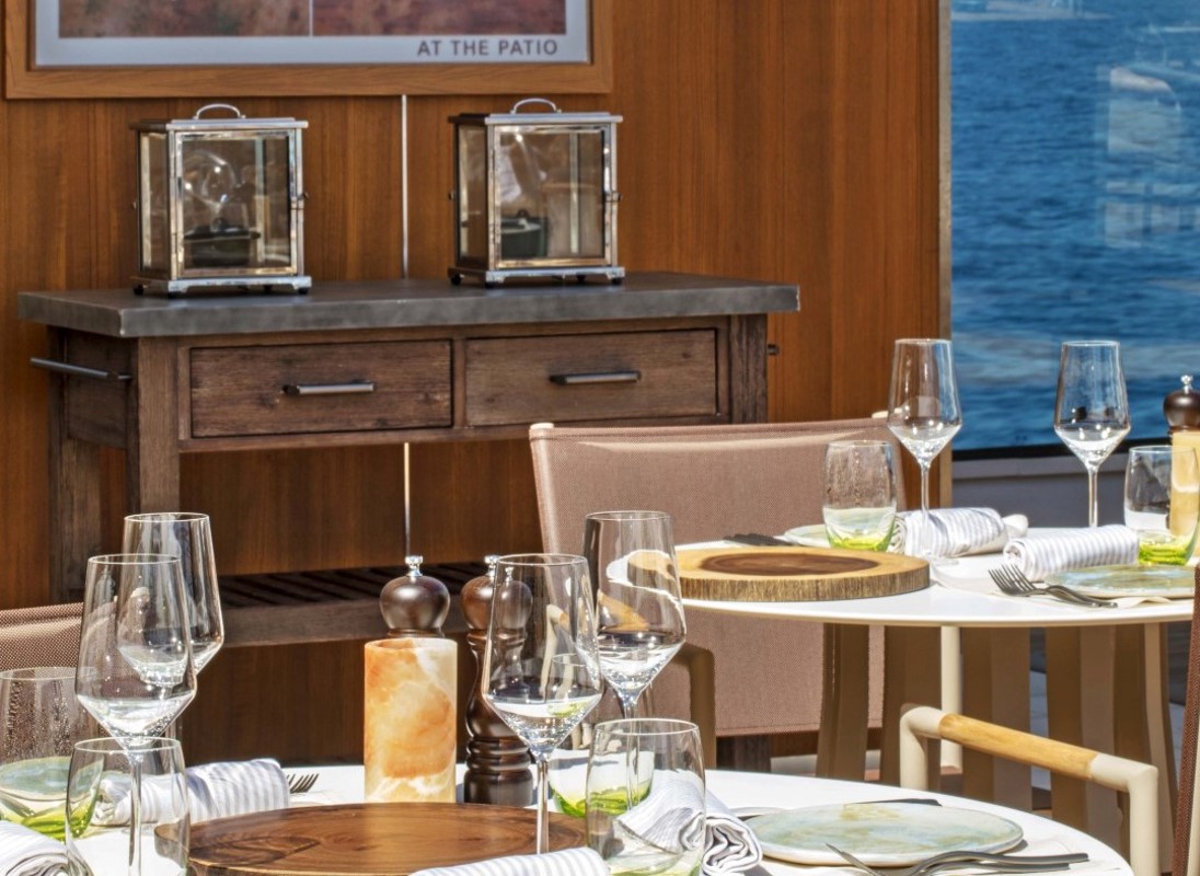 Seabourn Odysee Class - Earth & Ocean.jpg