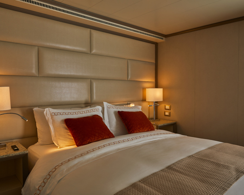 Silversea - Silver Shadow - Medallion Suite 1.jpg