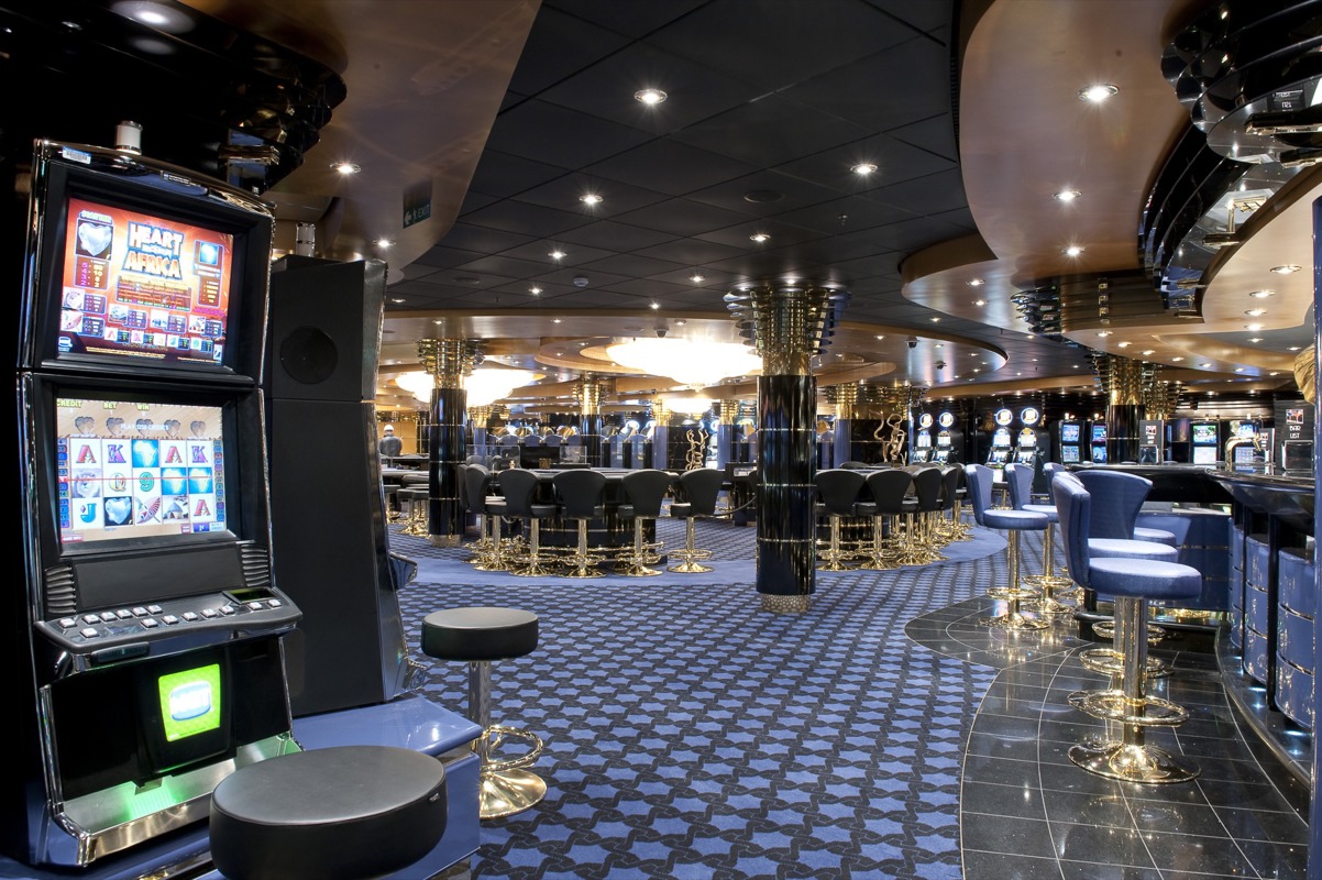 MSC Cruises MSC Magnifica Casino Bar.jpg