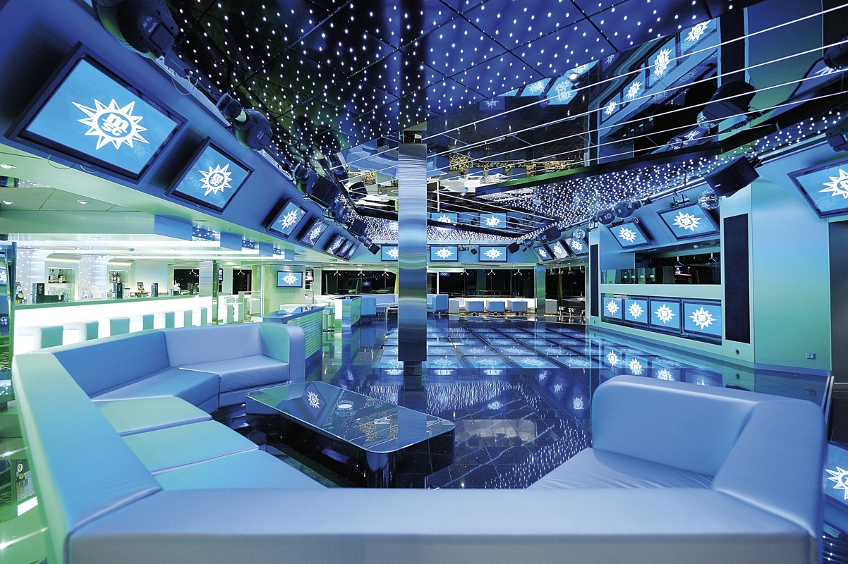 MSC Cruises MSC Poesia Disco 4.jpg