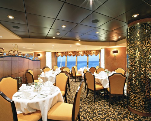 MSC Cruises MSC Fantasia II Cerchio d'Oro 1.jpg