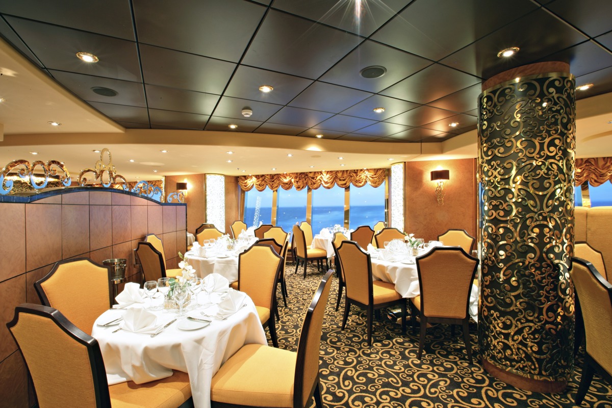 MSC Cruises MSC Fantasia II Cerchio d'Oro 1.jpg