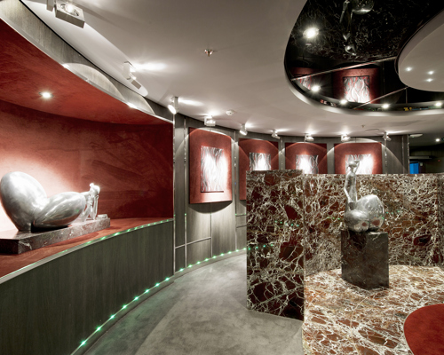 MSC Fantasia Class art gallery 2.jpg