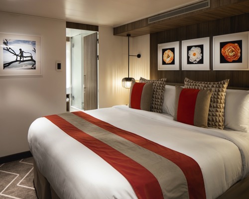 Celebrity Cruises Celebrity Beyond Celebrity Suite 2.jpg