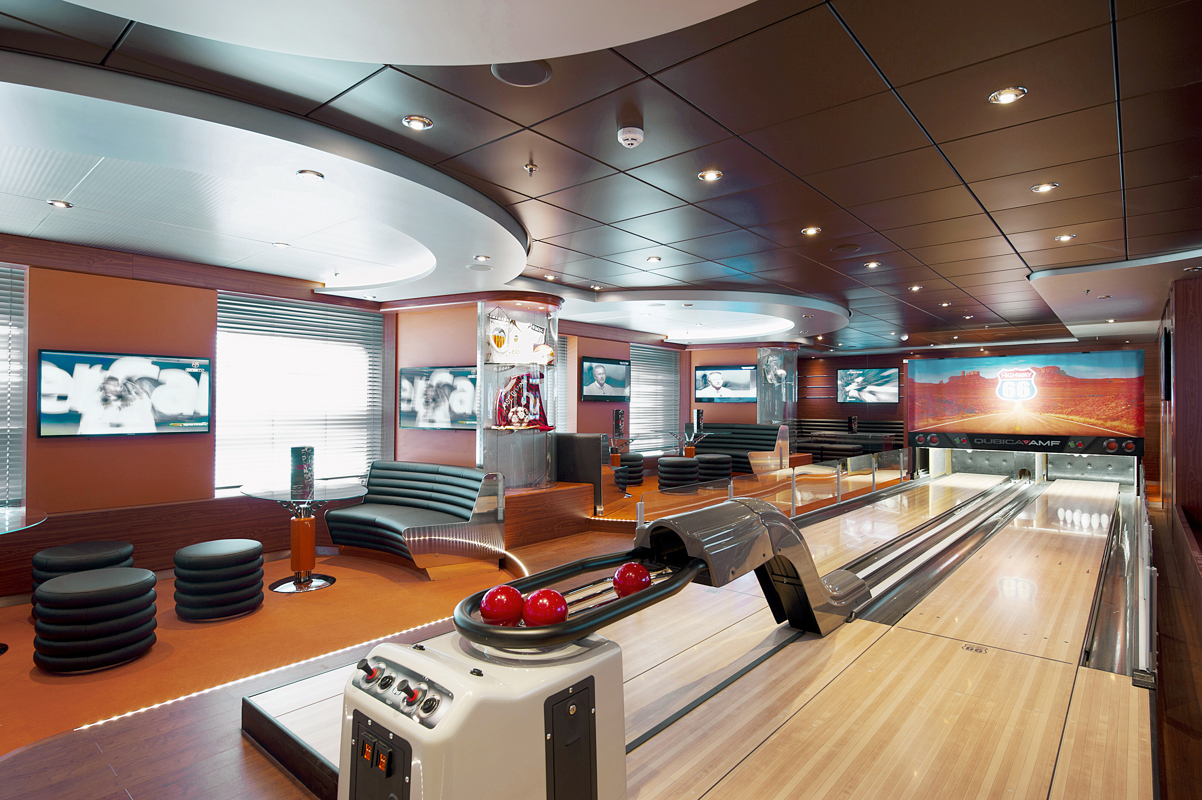 MSC Fantasia Class sports bar.jpg