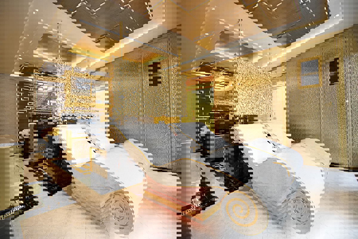 Regent Seven Seas EXPLORER Regent Suite 8.jpg