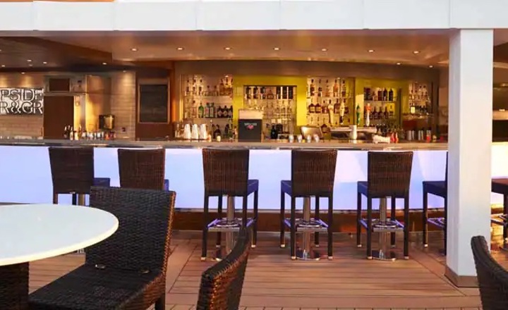 Topsiders Bar & Grill