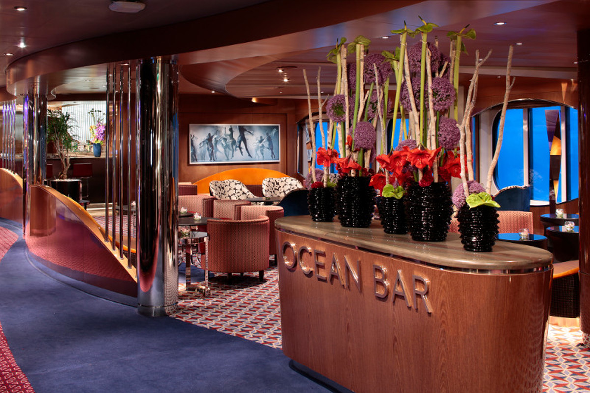 Holland America Line Koningsdam Ocean Bar.jpg