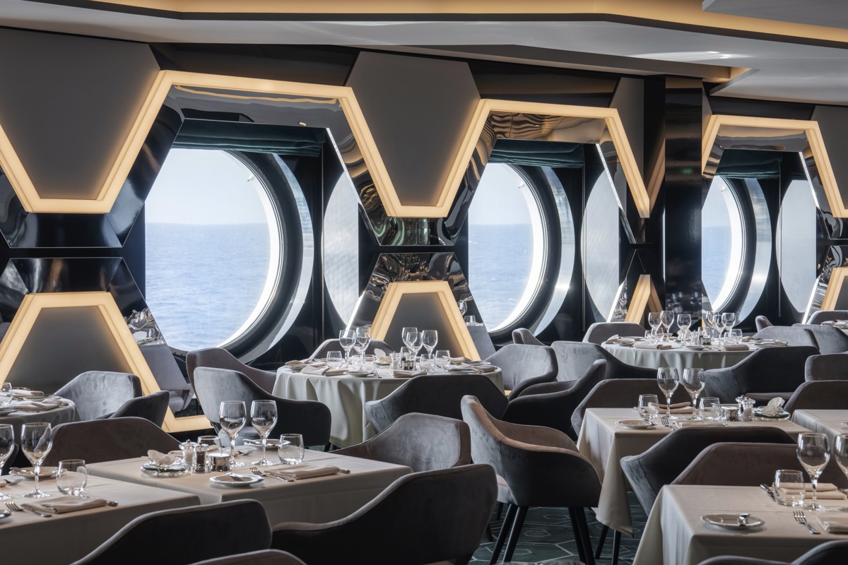 Msc Cruises Msc World Europa Esagono Hexagon Restaurant   Ivan Sarfatti 2