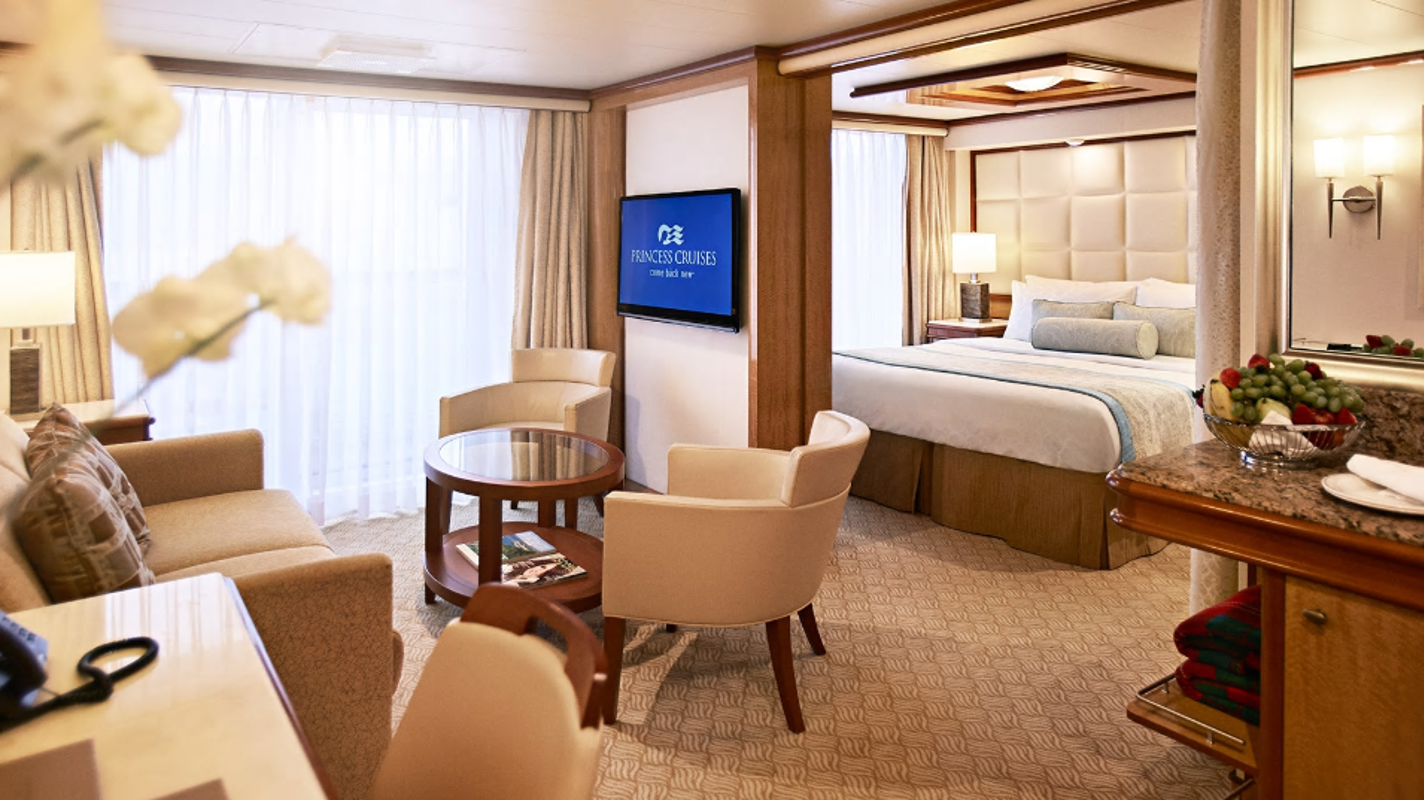 Princess Cruises - Discovery Princess - Suite 1.png