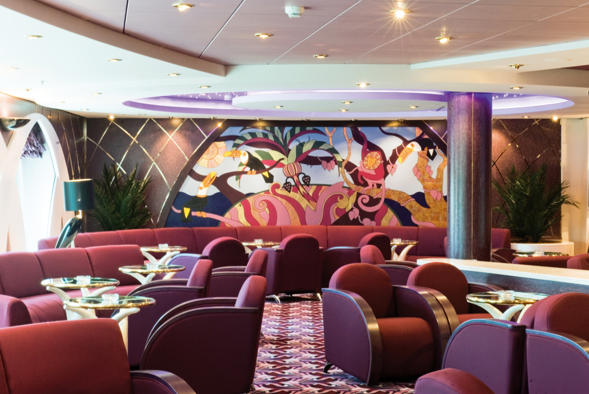 MSC Musica Class lounge 3.jpg