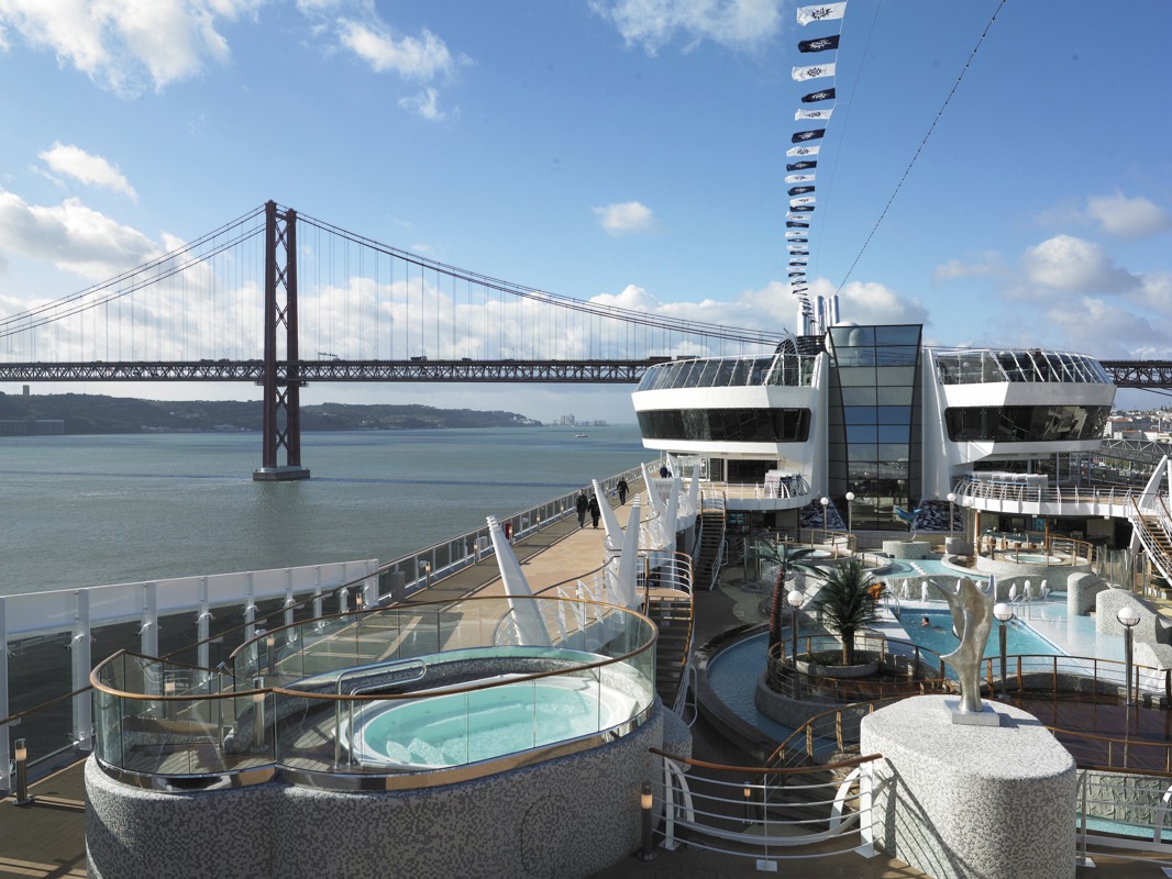 MSC Cruises MSC Fantasia Pools 2.jpg