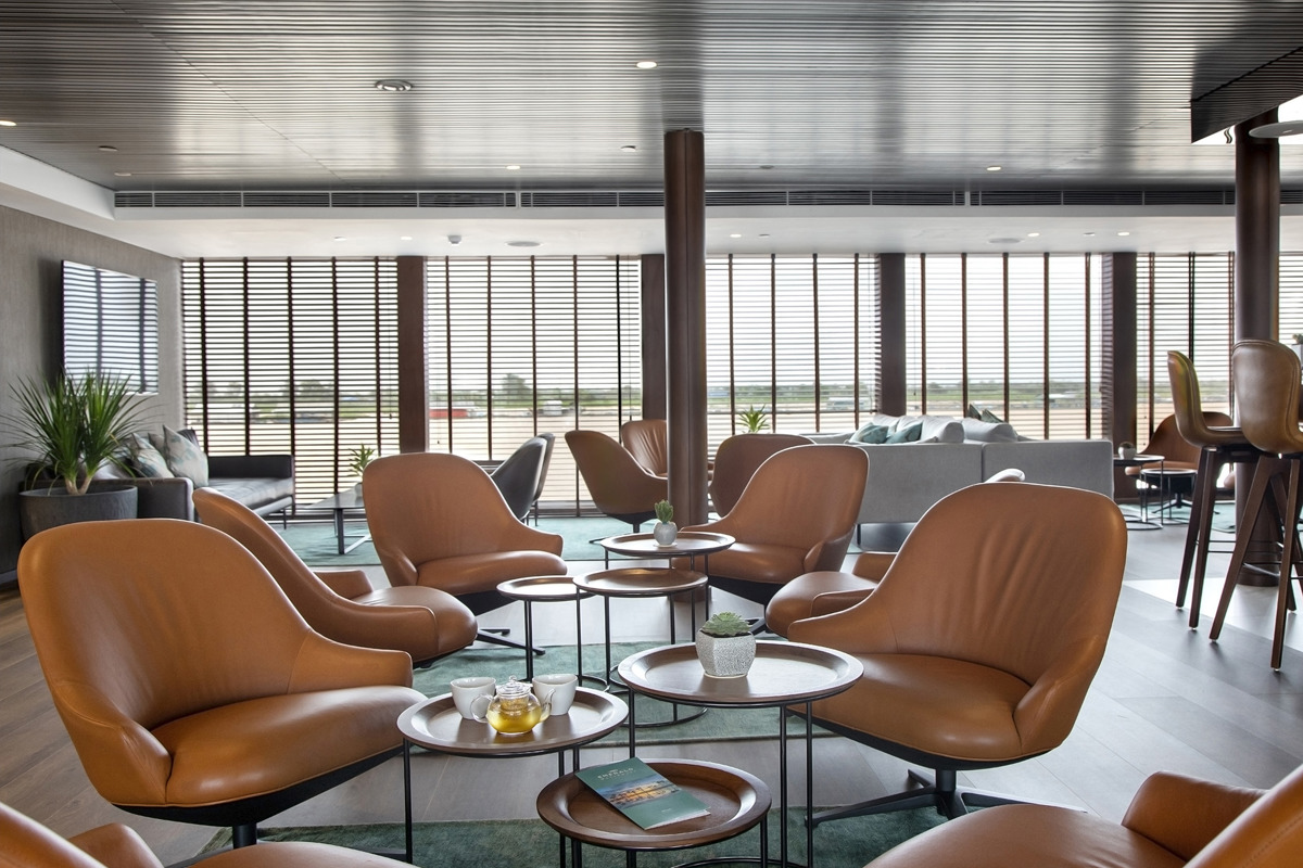 Emerald Waterways - Emerald Harmony - Horizon Bar and Lounge _24_.jpg