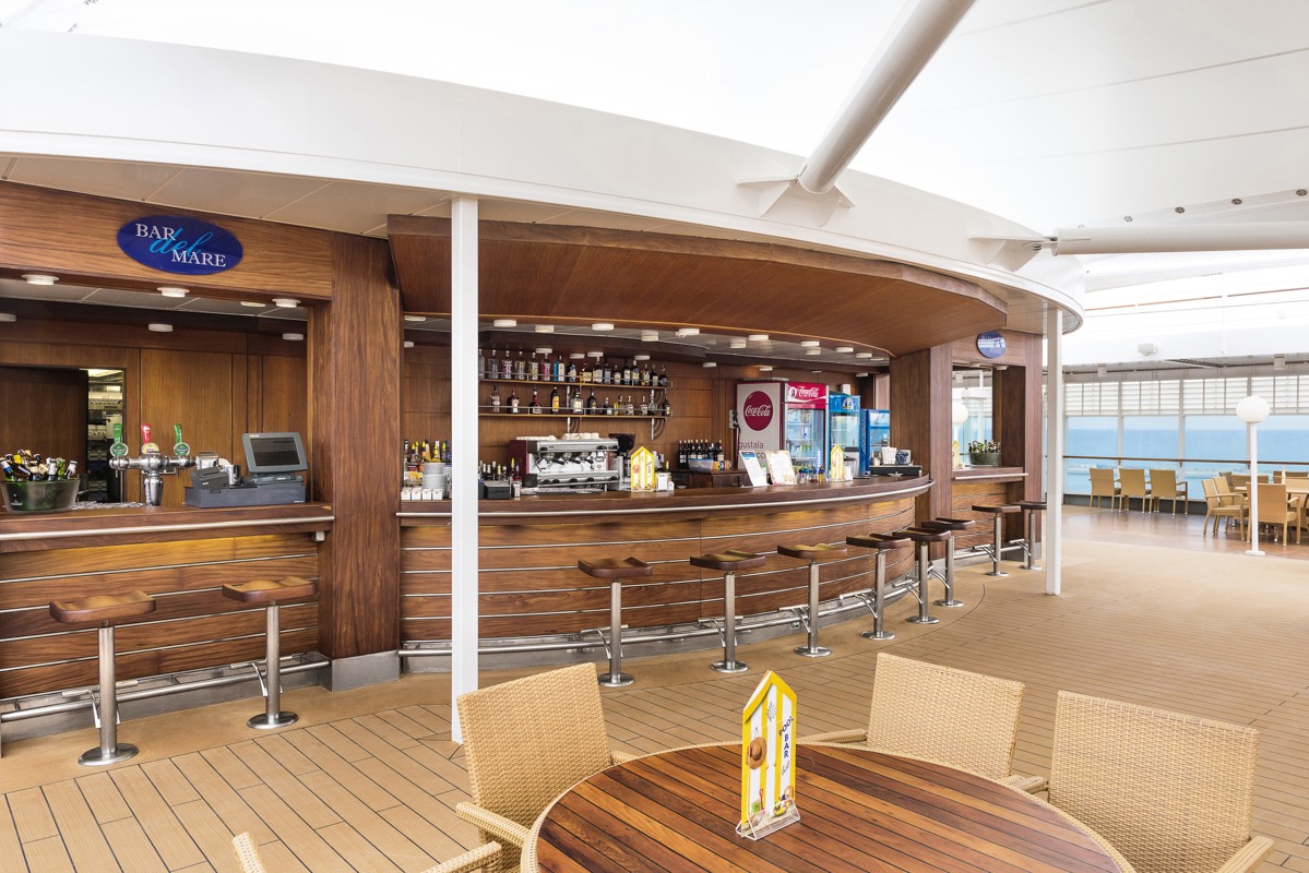 MSC Cruises MSC Sinfonia Bar del Mare 1.jpg