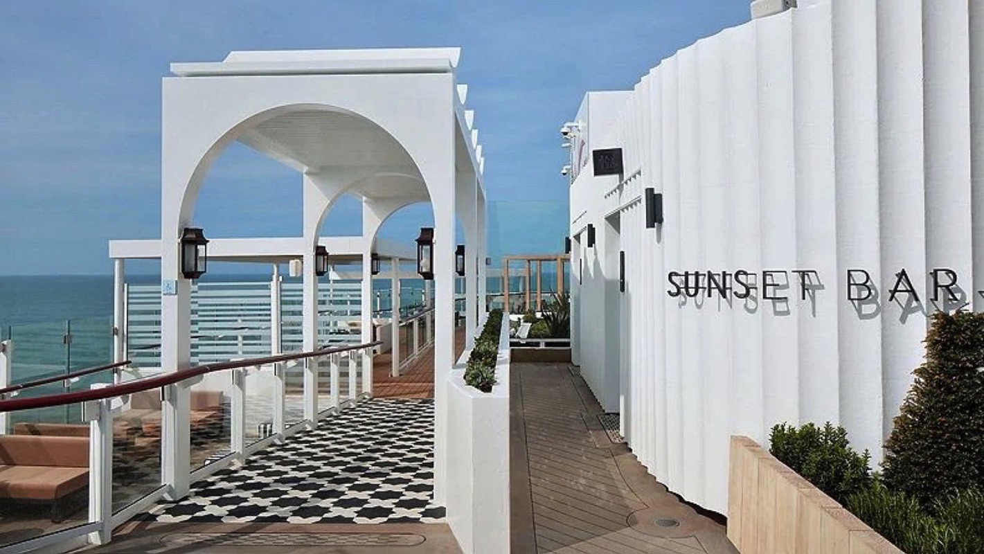 Celebrity Cruises The Sunset Bar 5.jpg