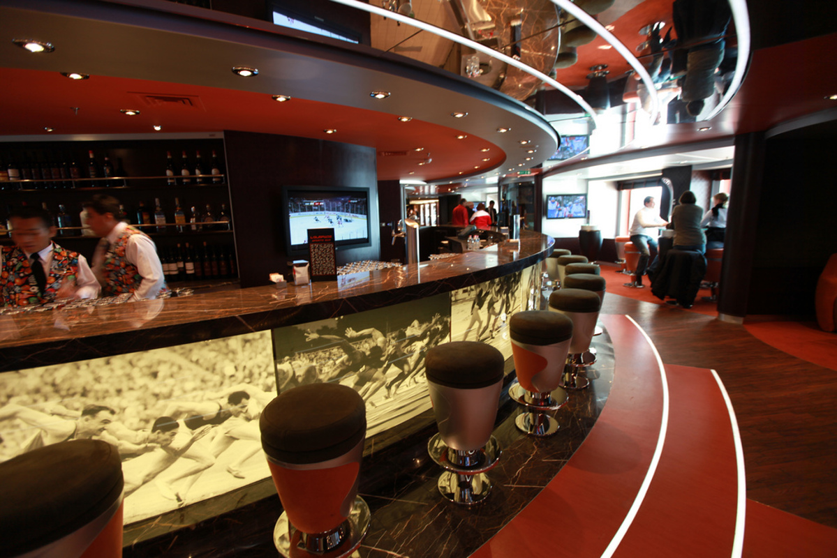  MSC Cruises Musica Class sports bar 3.jpg