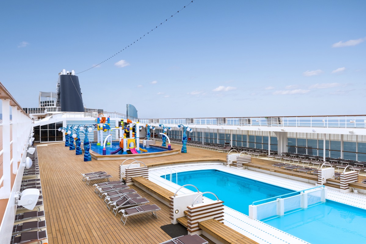 MSC Cruises MSC Sinfonia Cafè Le Piscine Pool1.jpg